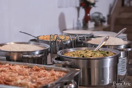 Arroz e massas no buffet