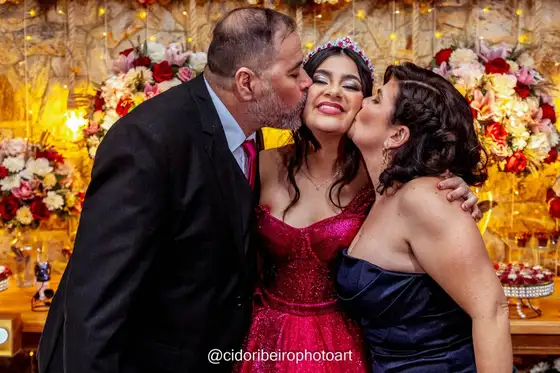 Debutante com os pais